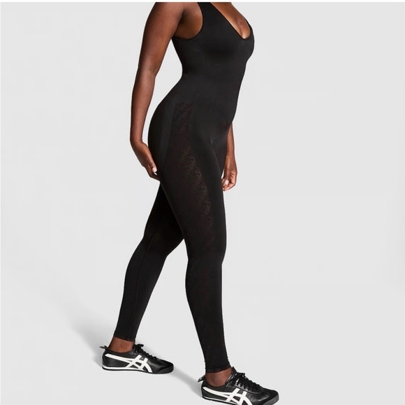 PINK Victoria's Secret Sleek Black Joggers - Picture 2 of 8